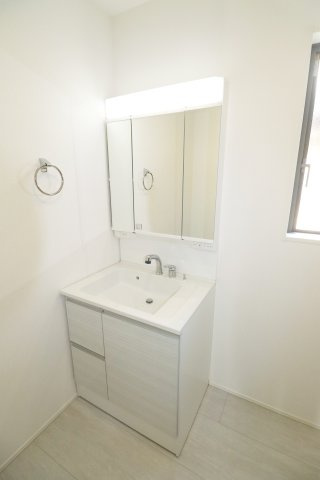 郡山市安積町長久保3丁目　　　１号棟　　　安積第3小学校、安積第2中学区の洗面所|※同社施工例