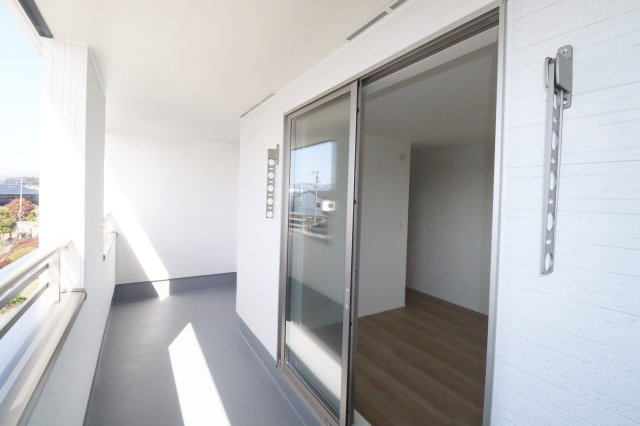 郡山市安積町長久保3丁目　　　１号棟　　　安積第3小学校、安積第2中学区のバルコニー|※同社施工例