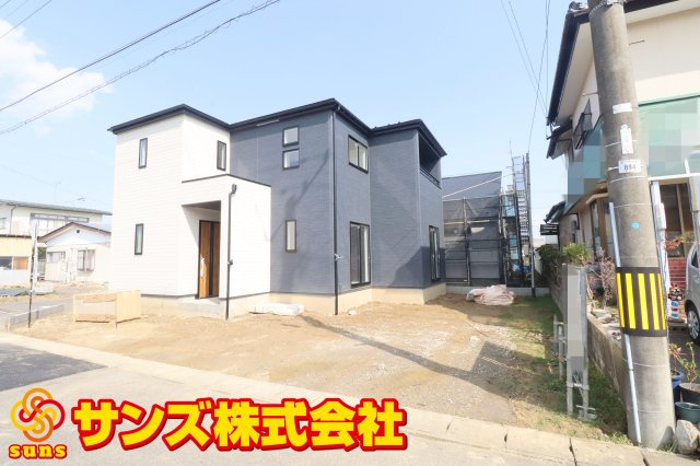 郡山市安積町長久保3丁目　　　１号棟　　　安積第3小学校、安積第2中学区の外観|南西側から見た駐車場を含む外観♪