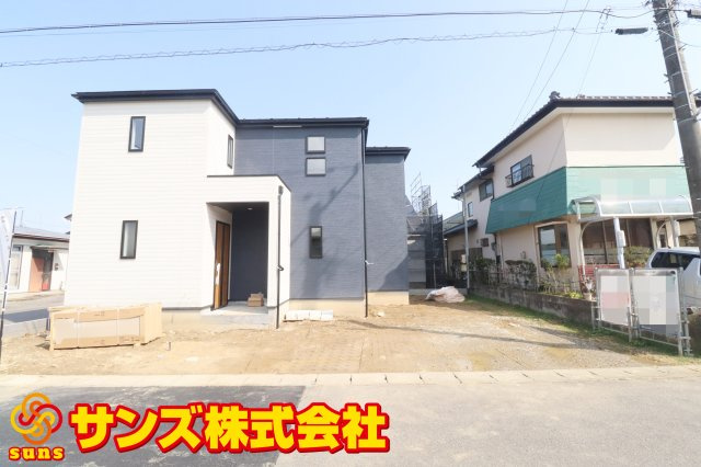 郡山市安積町長久保3丁目　　　１号棟　　　安積第3小学校、安積第2中学区の外観|西側から見た駐車場を含む外観♪