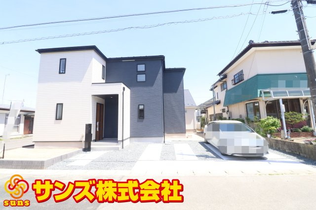 郡山市安積町長久保3丁目　　　１号棟　　　安積第3小学校、安積第2中学区の外観|西側から見た駐車場を含む外観♪