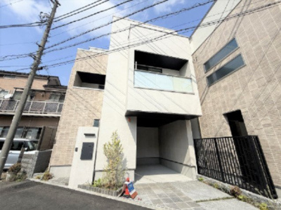 【外観】 | 【仲介手数料６００万円が無料！】■祐天寺駅１０分■延床１３４平米■４ＬＤＫ■ホテル仕様 | 春の特別キャンペーン！
日本一の家計応援サービスに挑戦中！
詳細は「諸費用」欄をご確認下さい！
■祐天寺駅１０分
■ホテル仕様
■延床１３４平米
■２２帖のＬＤＫ
■４ＬＤＫ
■内覧可能