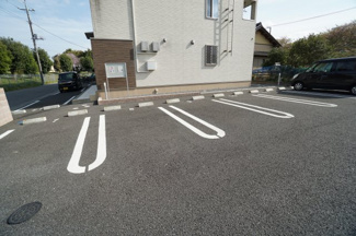 【駐車場】
