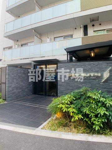 エストゥルース東向島のエントランス