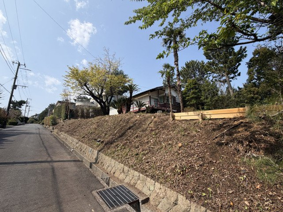 【前面道路含む現地写真】 | 海洋苑分譲地　古家付き土地