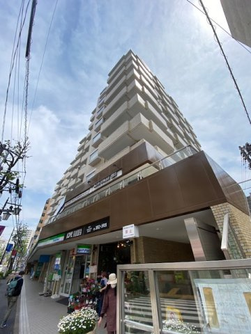 朝日白山マンションの外観