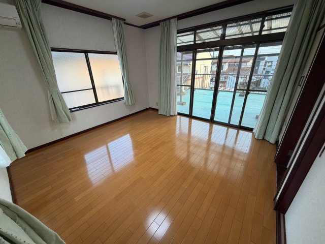 【洋室】 | 足利市久松町　ワイドバルコニー付6SLDK