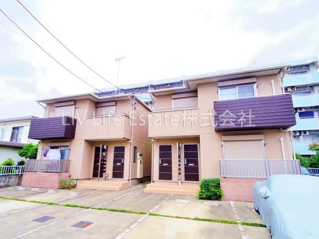 小平市小川東町１丁目のアパートの外観