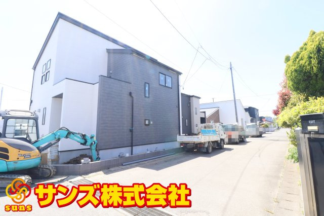郡山市安積町長久保3丁目　　　2号棟　　　安積第3小学校、安積第2中学区の外観|北側前面道路♪