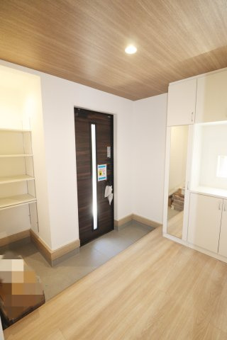 郡山市安積町長久保3丁目　　　2号棟　　　安積第3小学校、安積第2中学区の玄関