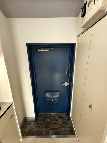 トップ本郷の玄関