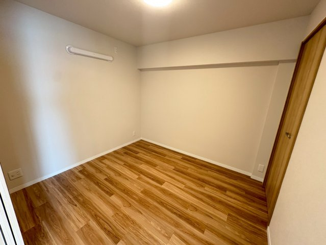 シーサイドシャトー塩屋の洋室|使い勝手のいい洋室です