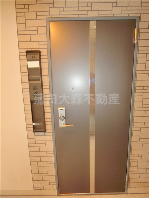 グランドコンシェルジュ大森西の玄関