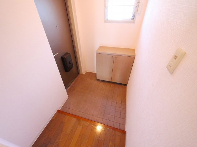 コンフォート酒井の玄関|明るい玄関です