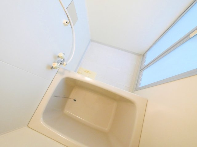 コンフォート酒井の浴室|ゆったり過ごせるお風呂です