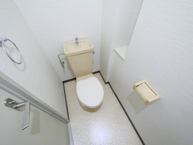 コンフォート酒井のトイレ|シンプルで使いやすいトイレです