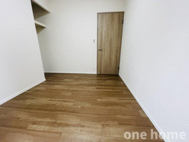 モンセーヌ塚本の洋室|◆約4.9帖洋室 別角度です！
◆【即日内覧会開催中】ご自宅や最寄り駅などで送迎が可能です。ご希望をお申し付けください！