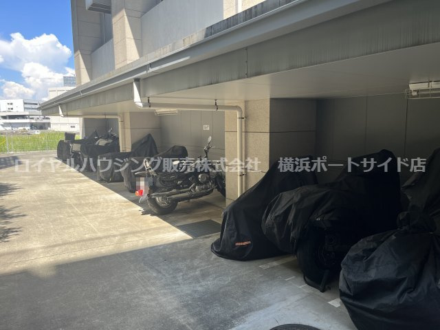 【駐車場】