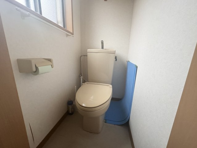 ハイランド近辺で事務所利用可！リノベして民泊施設にも最適♪高久乙のトイレ