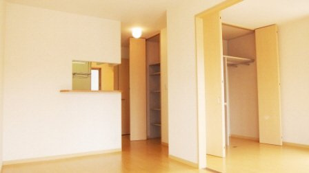 アペックスハイツ西船Ⅱの居間・リビング|広々としたお部屋です