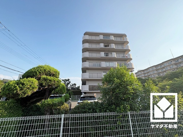 武庫川ニュースカイハイツのその他|南東向きバルコニーで陽当たり、風通し良好。たっぷりの洗濯物も気持ちよく乾きます。
