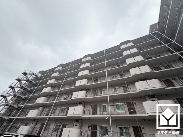 武庫川ニュースカイハイツの外観|様々な住まいのお悩みもご相談ください。