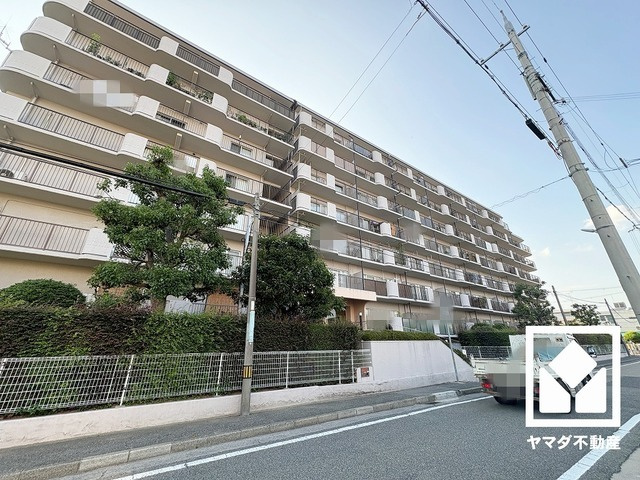 武庫川ニュースカイハイツの外観|阪神電鉄武庫川線「洲先」駅まで徒歩約5分、阪神電鉄本線「武庫川」駅まで徒歩約13分の立地。