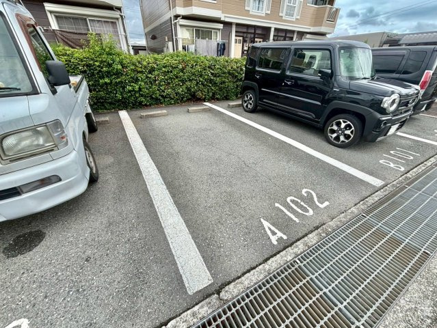 パルトネールF1の駐車場