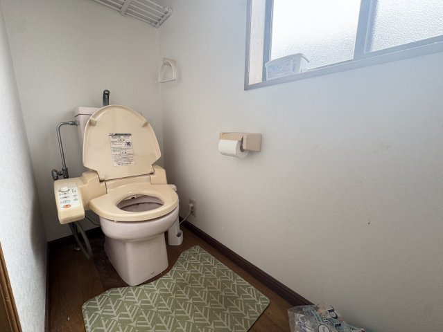 大きなお風呂と素敵な間取りで理想な田舎暮らし♪ゴルフ場も近い♪寺子のトイレ|シンプルで使いやすいトイレです