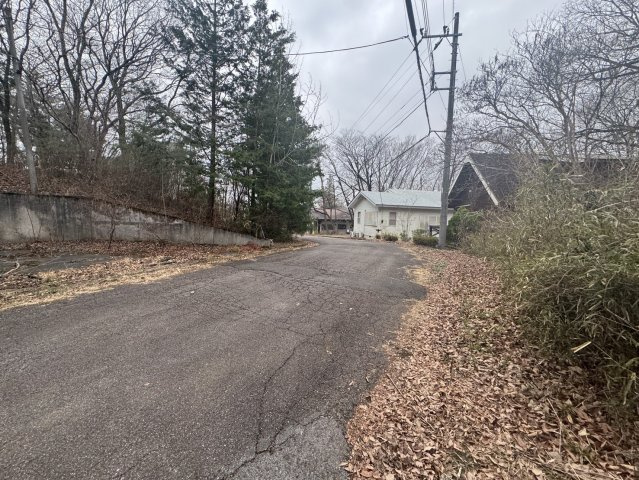 大きなお風呂と素敵な間取りで理想な田舎暮らし♪ゴルフ場も近い♪寺子の前面道路含む現地写真|前面道路含む現地写真です