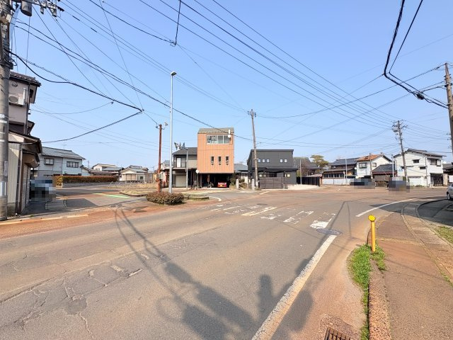 【前面道路含む現地写真】 | 阿賀野市安野町　店舗兼戸建