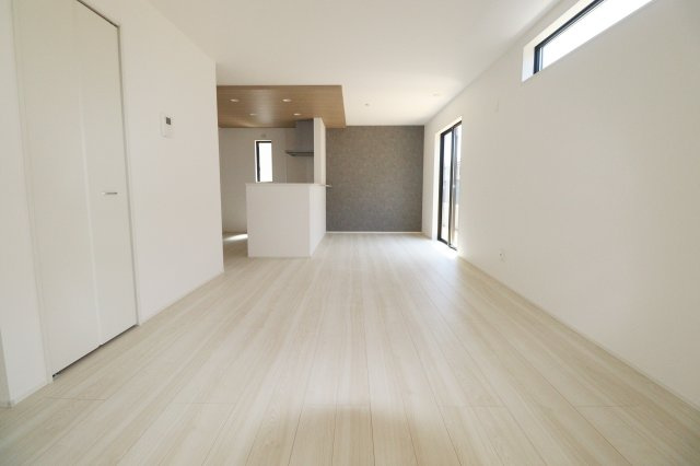 郡山市安積町長久保3丁目　　　３号棟　　　安積第3小学校、安積第2中学区の居間・リビング