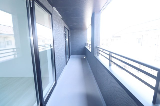 郡山市安積町長久保3丁目　　　３号棟　　　安積第3小学校、安積第2中学区のバルコニー