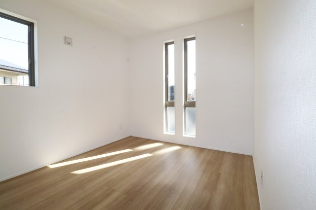 郡山市安積町長久保3丁目　　　３号棟　　　安積第3小学校、安積第2中学区の洋室|※同社施工例