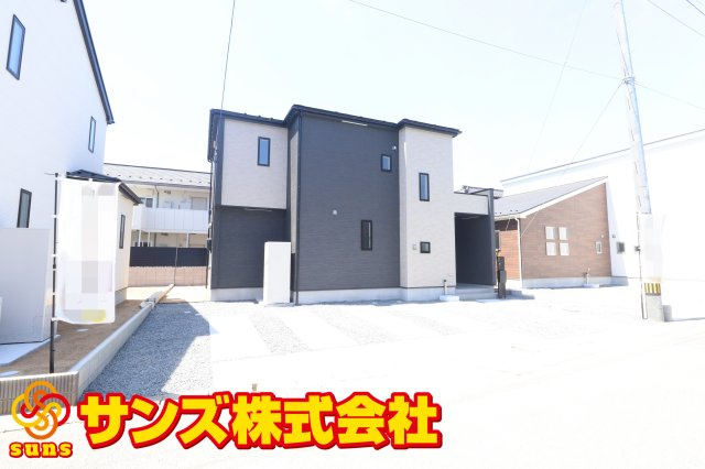 郡山市安積町長久保3丁目　　　３号棟　　　安積第3小学校、安積第2中学区の外観|北東側から見た駐車場を含む外観♪