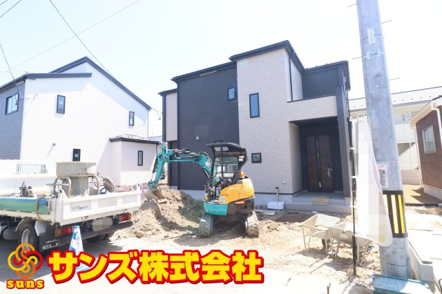 郡山市安積町長久保3丁目　　　３号棟　　　安積第3小学校、安積第2中学区の外観|北西側から見た駐車場を含む外観♪