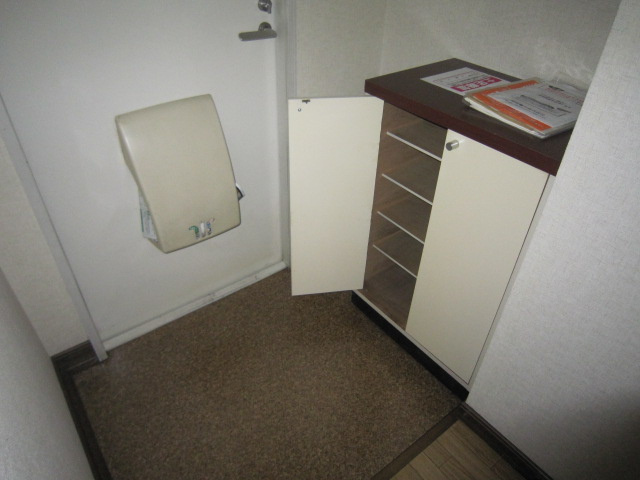 メゾンシェーヌの玄関