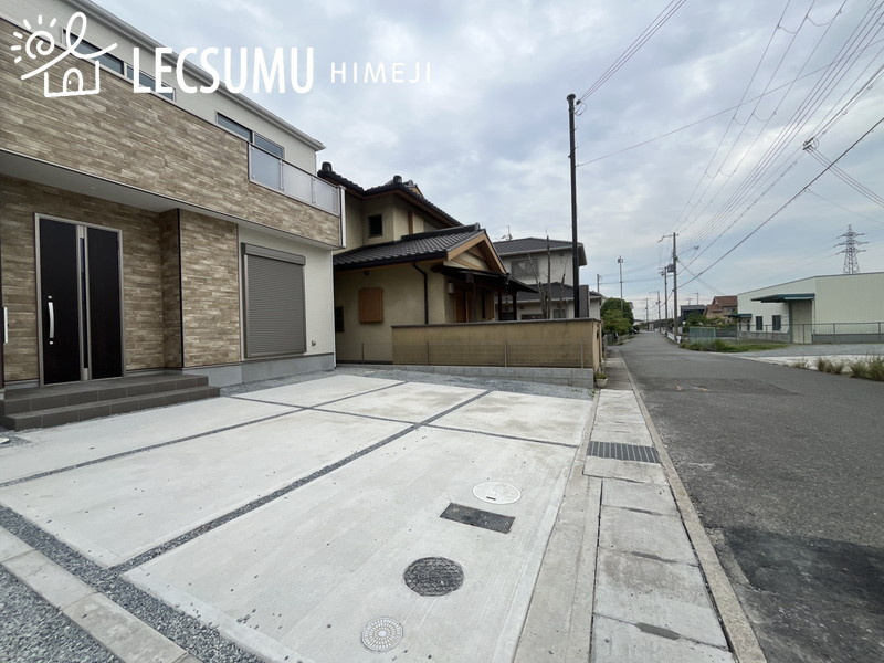 姫路市玉手1期/新築戸建の駐車場