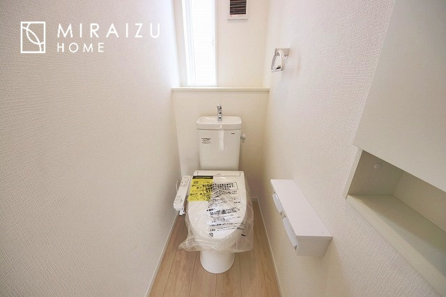 【トイレ】 | おしり洗浄、ビデ洗浄、暖房便座の機能を標準装備。トイレットペーパーの無駄遣いを防ぎ、肌を傷つける心配がありません♪