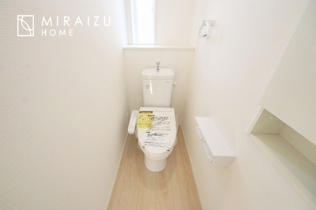 【トイレ】 | おしり洗浄、ビデ洗浄、暖房便座の機能を標準装備。トイレットペーパーの無駄遣いを防ぎ、肌を傷つける心配がありません♪