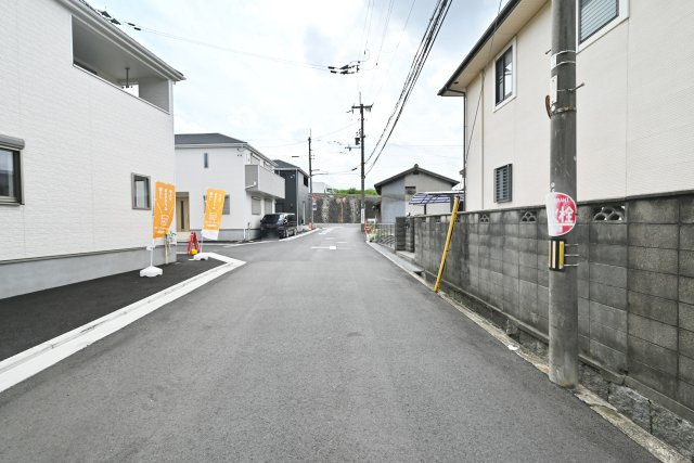 クレイドルガーデン摂津市鳥飼和道新築一戸建て｜全12区画＋駐車1台可の前面道路含む現地写真|西側前面道路　幅員5.8ｍ