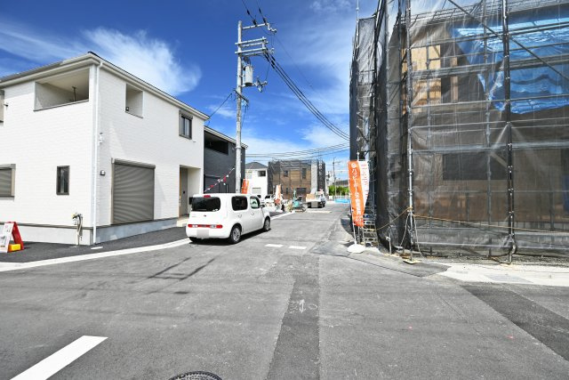 クレイドルガーデン摂津市鳥飼和道新築一戸建て｜全12区画＋駐車1台可の前面道路含む現地写真|南側前面道路　幅員5.8ｍ