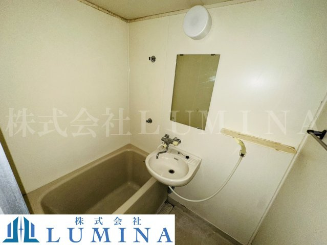 神奈川県平塚市中里　１棟売アパートの浴室