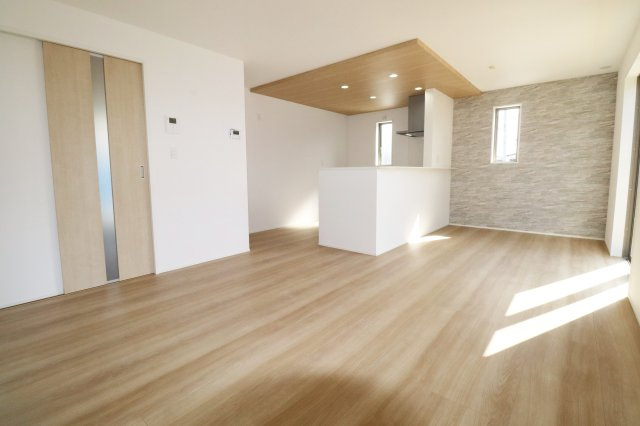 郡山市安積町長久保3丁目　　　４号棟　　　安積第3小学校、安積第2中学区の居間・リビング|※同社施工例