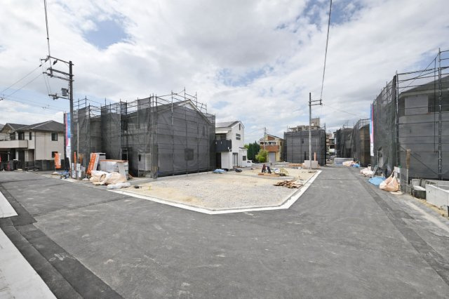 クレイドルガーデン摂津市鳥飼和道新築一戸建て｜全12区画＋駐車1台可の前面道路含む現地写真|南側前面道路　幅員5.8ｍ