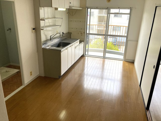 メゾン北鈴の居間・リビング|日当たり良好の明るいダイニング