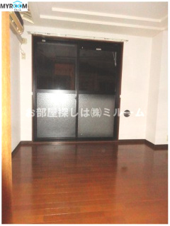 エスポワールの寝室|お掃除がしやすいフローリングのお部屋☆