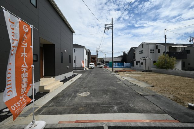 クレイドルガーデン摂津市鳥飼和道新築一戸建て｜全12区画＋駐車1台可の前面道路含む現地写真|西側前面道路　幅員5.8ｍ