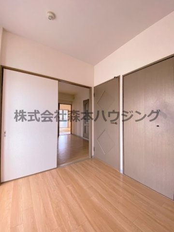 【洋室】 | 　グランドヴィラ香里 | 使い勝手のいい洋室です
