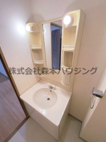 【独立洗面台】 | 　グランドヴィラ香里 | 独立洗面台、朝の身支度には欠かせません